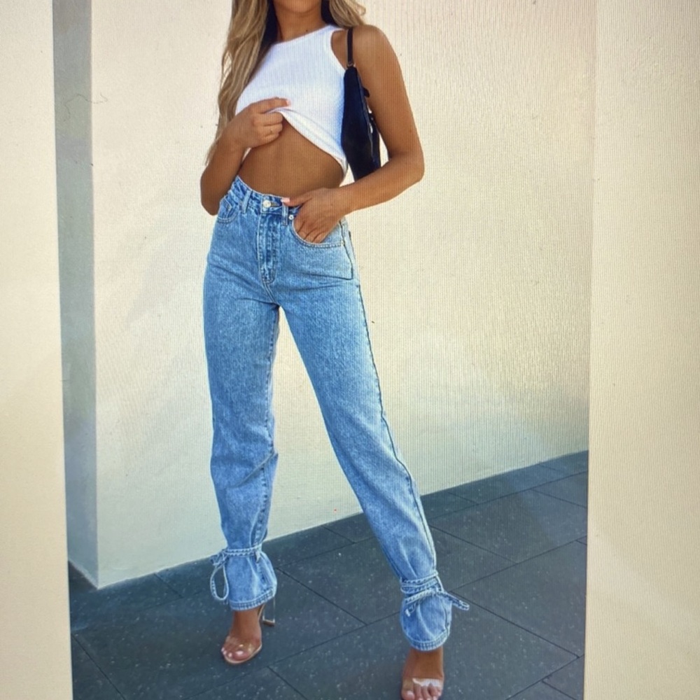 White Fox Boutique Straight leg jeans S NWT